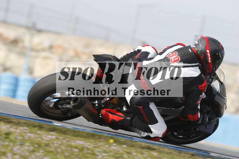 /Archiv-2024/02 29.01.-02.02.2024 Moto Center Thun Jerez/Gruppe rot-red/backside